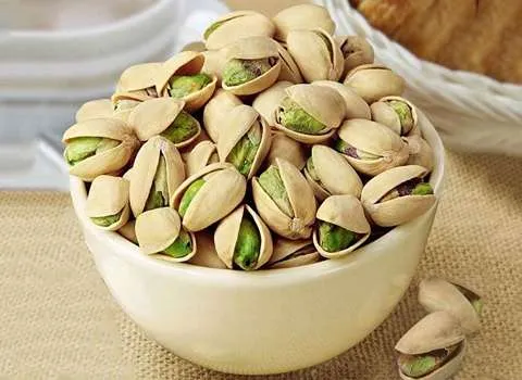 خرید عمده پسته احمد آقایی دامغان با بهترین شرایط