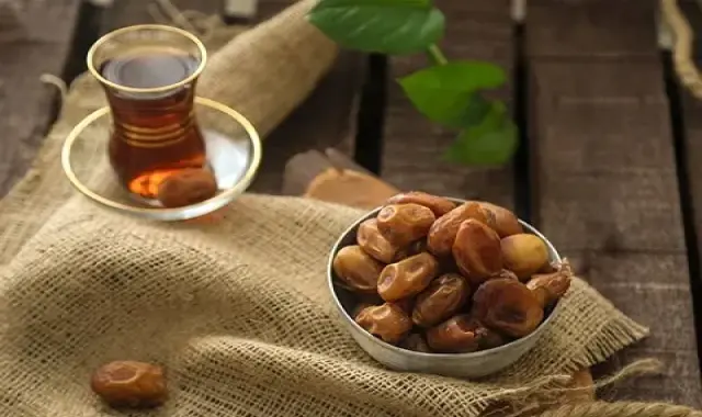 قیمت خرید عمده خرمای برحی خشک ارزان و مناسب