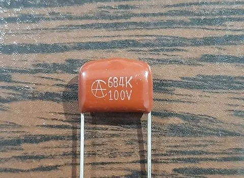 خرید عمده خازن پلی استر 100 نانو فاراد با بهترین شرایط