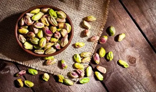 قیمت و خرید پسته تازه خام با مشخصات کامل