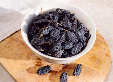 کشمش مویز آفتابی همراه با توضیحات کامل و آشنایی