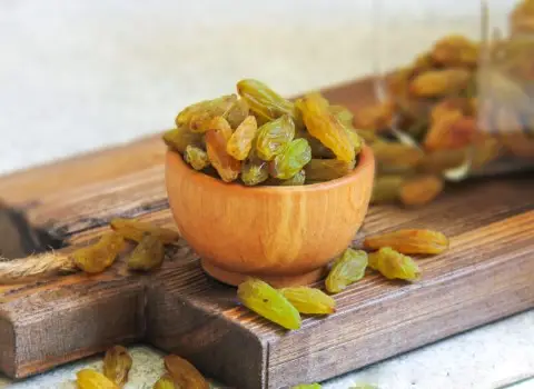 قیمت و خرید کشمش سبز مشهد با مشخصات کامل