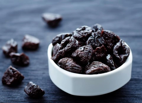 قیمت خرید عمده آلو سیاه خشک شده ارزان و مناسب