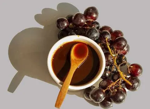 خرید عمده شیره انگور فله با بهترین شرایط