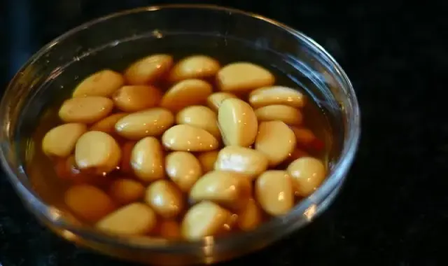 قیمت خرید عمده ترشی سیر پنج ساله ارزان و مناسب