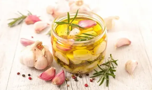 خرید عمده ترشی سیر گیلانی با بهترین شرایط