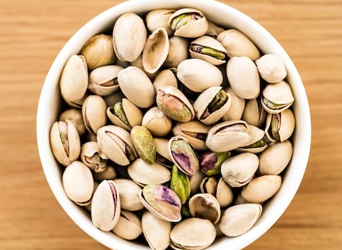 قیمت خرید عمده پسته اکبری ممتاز شور ارزان و مناسب