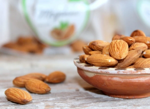 قیمت خرید عمده بادام مامایی سامان ارزان و مناسب