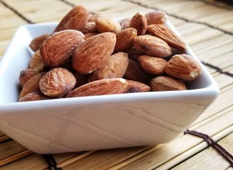 قیمت و خرید بادام شور خانگی با مشخصات کامل