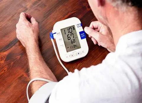 قیمت و خرید دستگاه فشار خون بازویی با مشخصات کامل