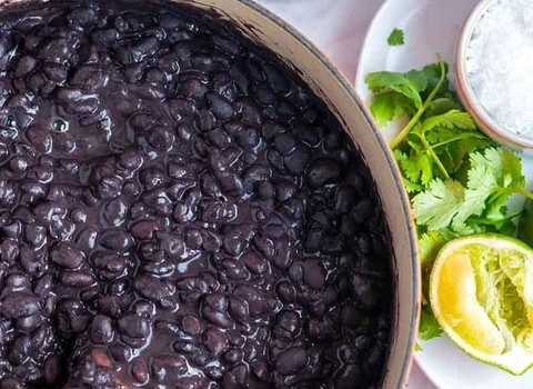 مشخصات کنسرو لوبیا سیاه و نحوه خرید عمده