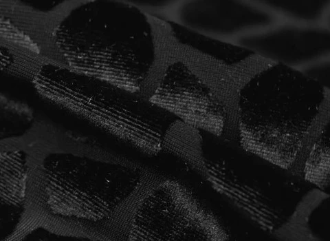 مشخصات پارچه مخمل طرح دار مشکی و نحوه خرید عمده