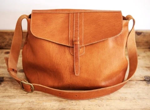 خرید عمده کیف چرم زنانه رو دوشی با بهترین شرایط