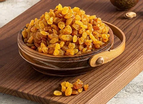 قیمت و خرید کشمش طلایی کاشمری با مشخصات کامل