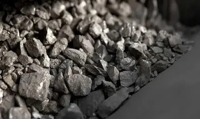 سنگ آهن خام همراه با توضیحات کامل و آشنایی