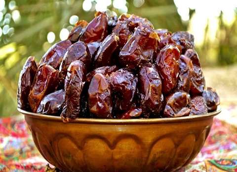 خرید عمده خرما پیارم زاهدی با بهترین شرایط
