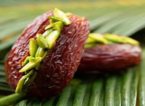 لیست قیمت خرما مغزدار شاهانی به صورت عمده و با صرفه