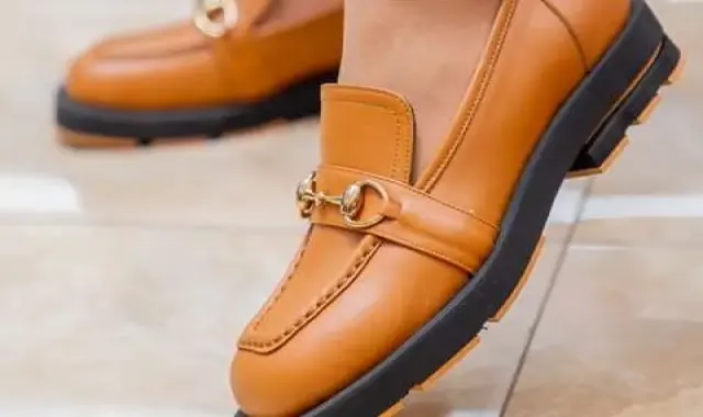 قیمت خرید عمده کفش چرم عسلی زنانه ارزان و مناسب