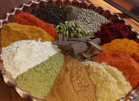قیمت و خرید ادویه کاری قوطی فلزی با مشخصات کامل