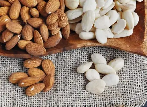 خرید عمده بادام درختی شکسته با بهترین شرایط