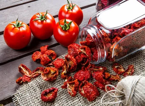 خرید عمده گوجه گیلاسی خشک با بهترین شرایط