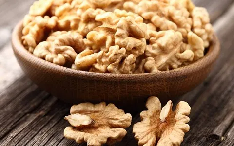 خرید عمده مغز گردو سفید تویسرکان با بهترین شرایط