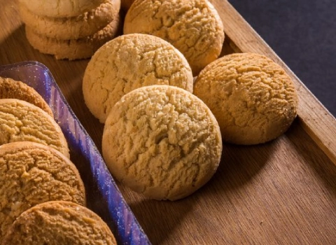 مشخصات کلوچه گردویی ساده و نحوه خرید عمده