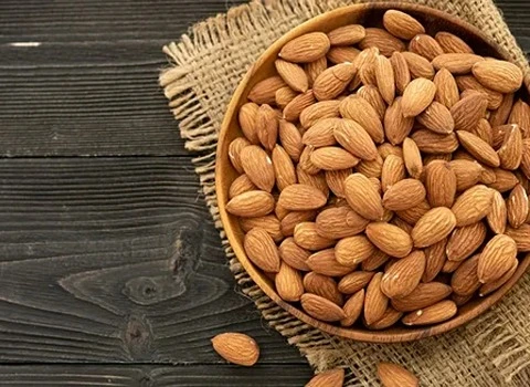 خرید عمده بادام درختی خام با بهترین شرایط