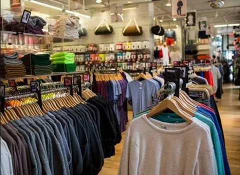 خرید جدیدترین انواع پوشاک زنانه با قیمت مناسب