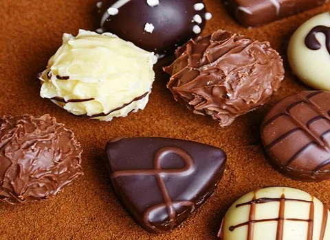 قیمت شیرینی و شکلات + مشخصات بسته بندی عمده و ارزان