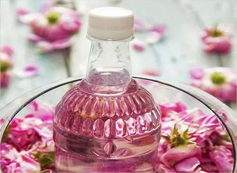 خرید و قیمت گلاب قمصر کاشان نیم لیتری