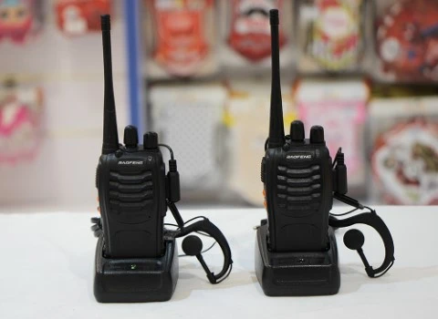 بیسیم اسباب بازی با برد بالا؛ ساخته شده ( پلاستیک برد الکترونیکی) باتری خور