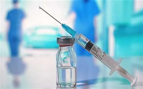 آب مقطر استریل تزریقی؛ رقیق کننده زلال ضد تب غیر ایزوتونیک 5 میلی‌لیتر