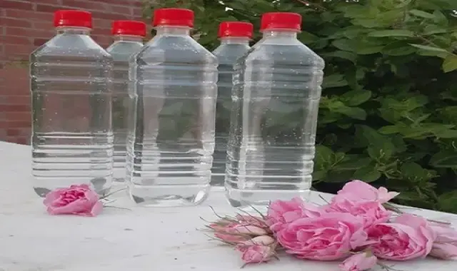 خرید جدیدترین انواع گلاب صادراتی کاشان