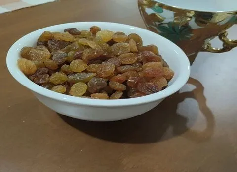 قیمت و خرید کشمش دودی بسته بندی درجه یک با مشخصات کامل