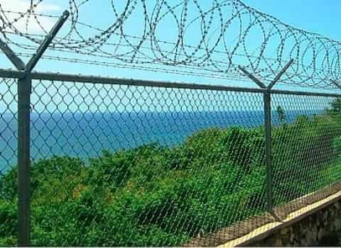 سیم خاردار حلقوی اصفهان؛ گالوانیزه ضد زنگ 2 کاربرد حفاظتی مرزبندی