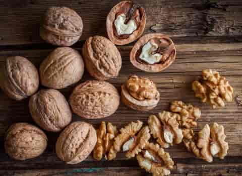 قیمت و خرید مغز گردو سیاه شده با مشخصات کامل