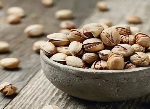 مشخصات پسته احمد آقایی سفید و نحوه خرید عمده