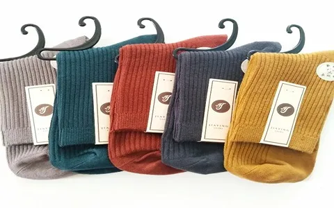 قیمت خرید جوراب مردانه رنگی + مشخصات، عمده ارزان