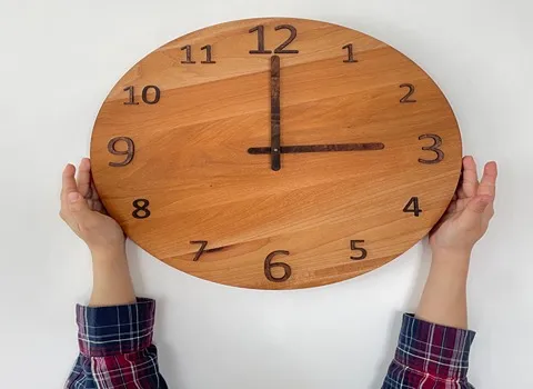 ساعت دیواری چوبی پاندول دار