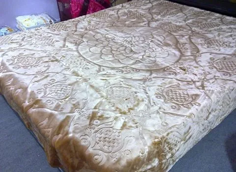 پتو گلبافت یک نفره گل برجسته؛ حفظ دمای بدن ضد حساسیت blanket