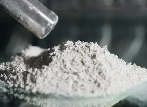 بنتونیت شیراز؛ میکرونیزه گرانولی نوع سدیم کلسیم وزن (25 35 kilos)