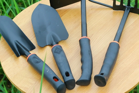 خرید جدیدترین انواع تجهیزات باغبانی