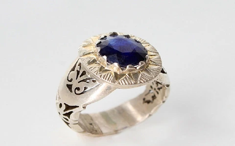 قیمت انگشتر یاقوت کبود + مشخصات بسته بندی عمده و ارزان