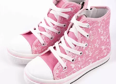 کتونی دخترانه بچه گانه؛ پارچه ای بادوام ساده طرح دار ایمن modern