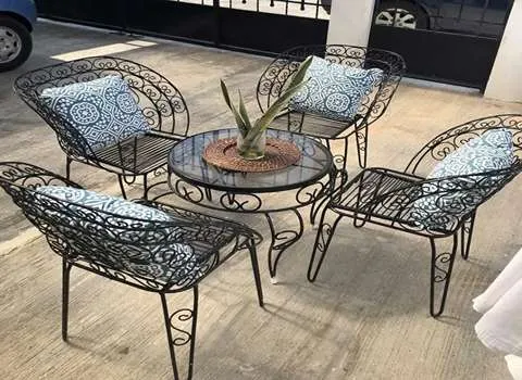 میز و صندلی فلزی مدرن مطابق با استاندارد های روز دنیا مطابق با هر سلیقه و دکوراسیونی