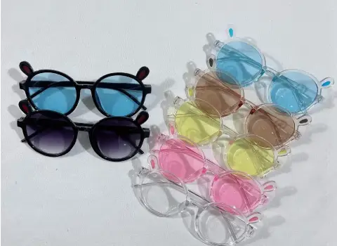 قیمت عینک بچه گانه به صورت فانتزی عروسکی رنگی نوری