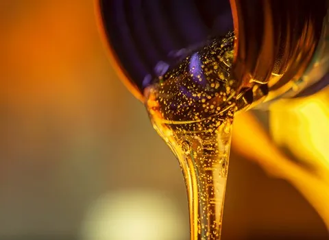 خرید روغن موتور چهار زمانه + قیمت عالی با کیفیت تضمینی