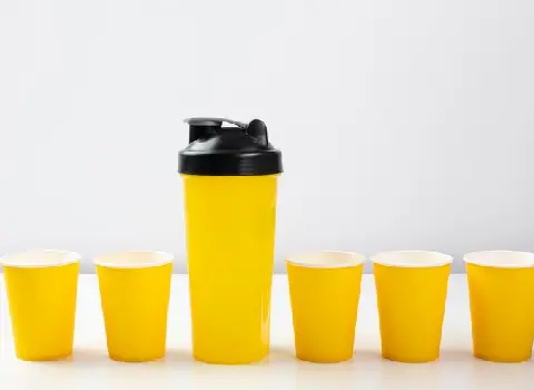 قیمت و خرید لیوان کاغذی زرد با مشخصات کامل