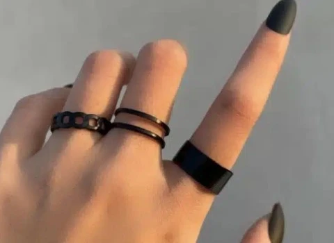 قیمت و خرید انگشتر دخترانه فانتزی مشکی + فروش ارزان